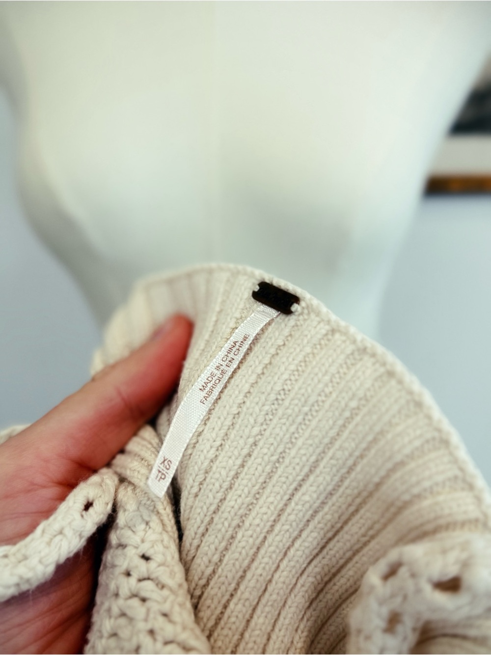 ✨ FREE PEOPLE crochet top - Picture 6 of 6